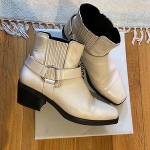Vagabond Simone Low Moto Boot off white